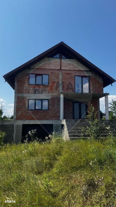 Casă / Vilă cu 6 camere de vânzare