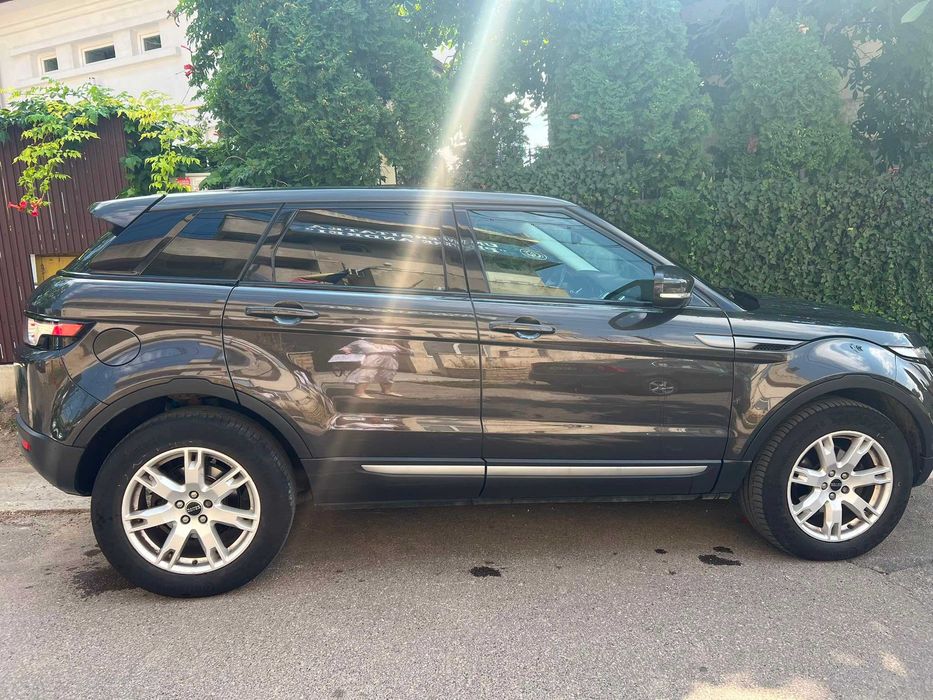 Range Rover Evoque 2.2 TD4 150CP 4x4 Manual • Piele Crem • Meridian