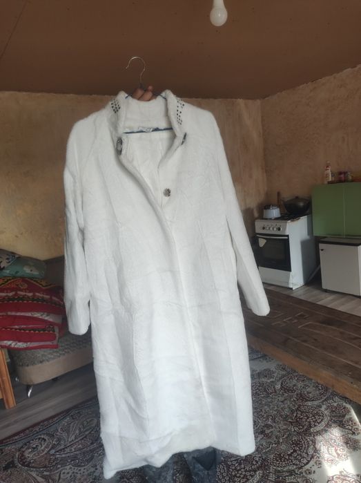 Женский пальто сатылады