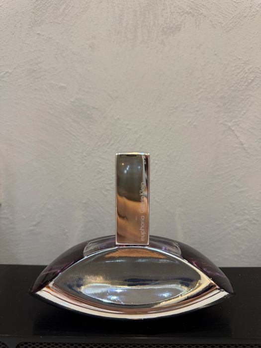 Calvin Klein Euphoria EDP 100 мл – почти пълен  Продавам оригинален дамски парфюм Calvin Klein Euphoria, 100 мл.