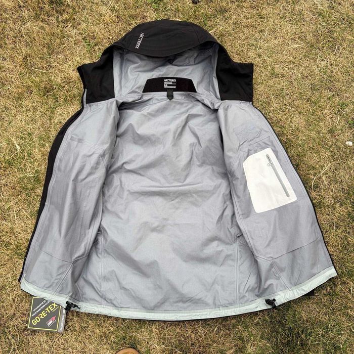 Куртка Arcteryx Beta SL Jacket Black Sapphire