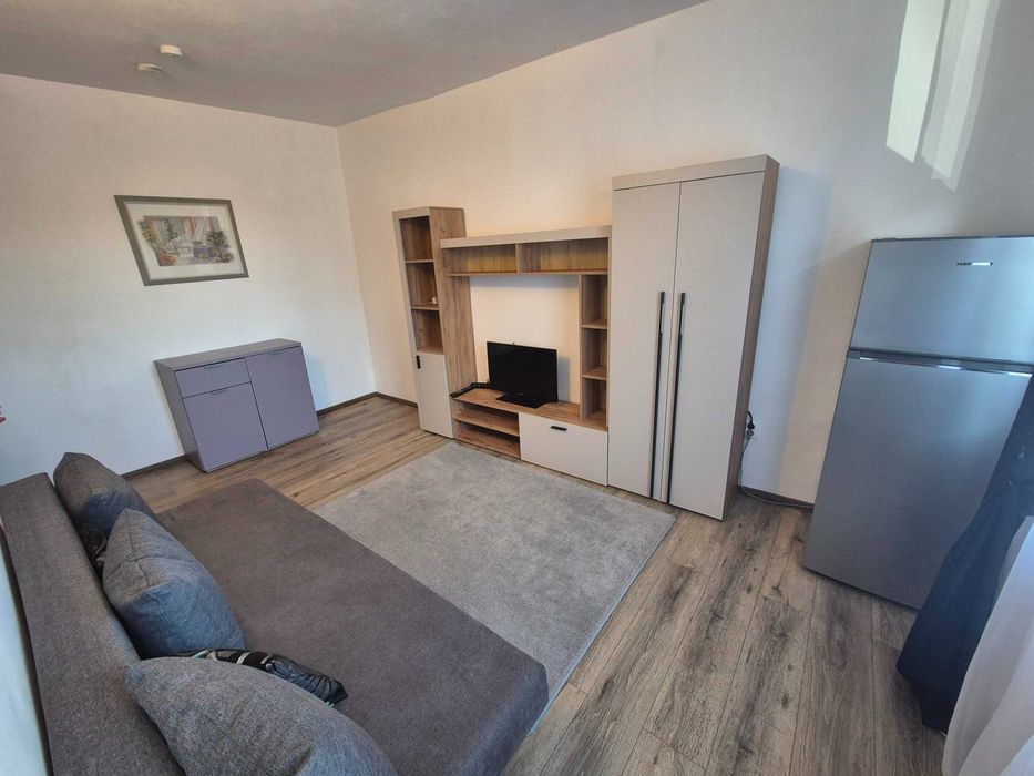 Inchiriez Garsoniera langa Carolina Mall