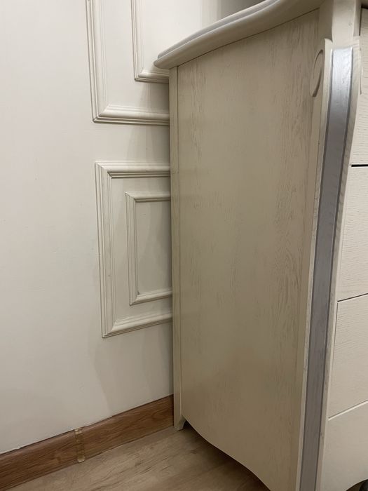 В продаже комплект мебели