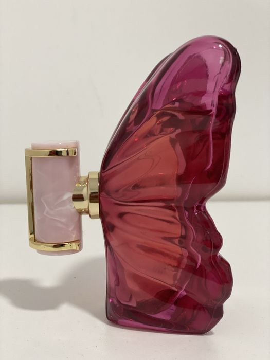 La Bomba Carolina Herrera