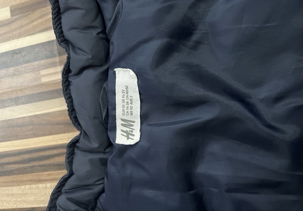 Vesta copii Rorie Whelan si H&M