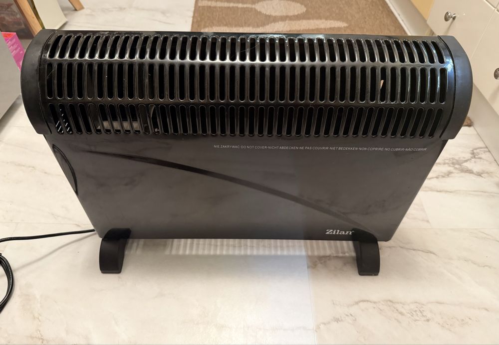 Convector electric podea 2000W, termostat reglabil 3 trepte, negru