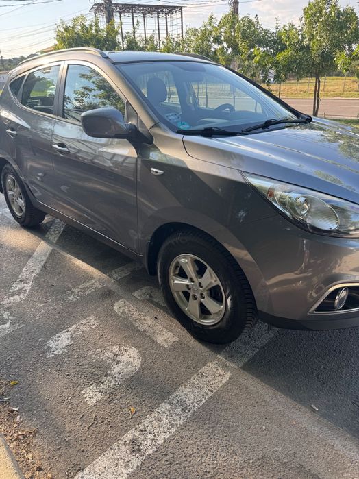 Vând Hyundai ix35