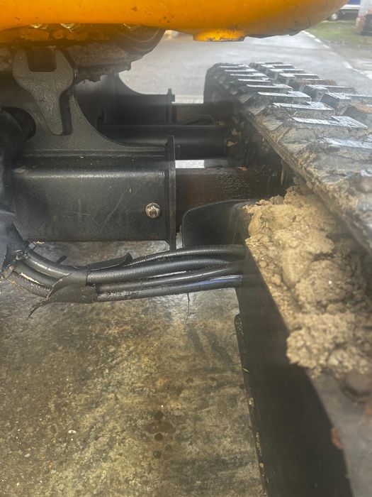 Vând miniexcavator JCB 8018 2012