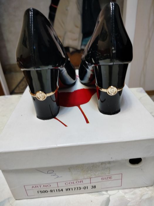 Продам туфли женские бу