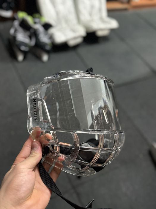 продам хоккейный комбовизер