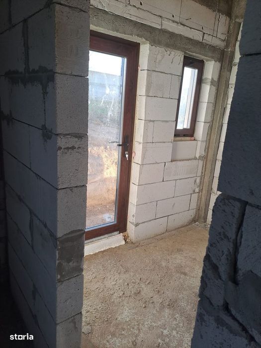 Casă la roșu | Malcoci, Tulcea | Teren 500 mp