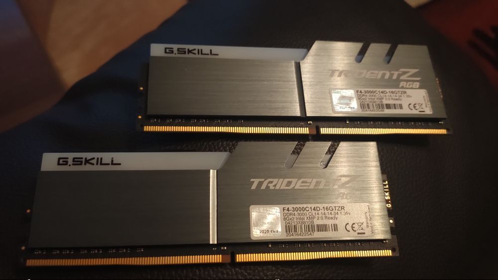 Memorie RAM DDR4 3000Mhz/16Gb/CL14/RGB G.SKILL