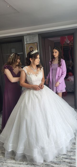 Vand rochie de mireasa