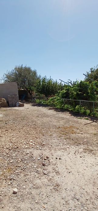 Үй сатылады. Дом продается.