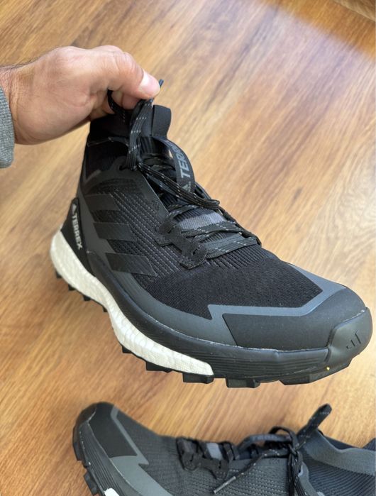 Sneakersi / ghete Adidas Terrex de dama (Nike, Puma)