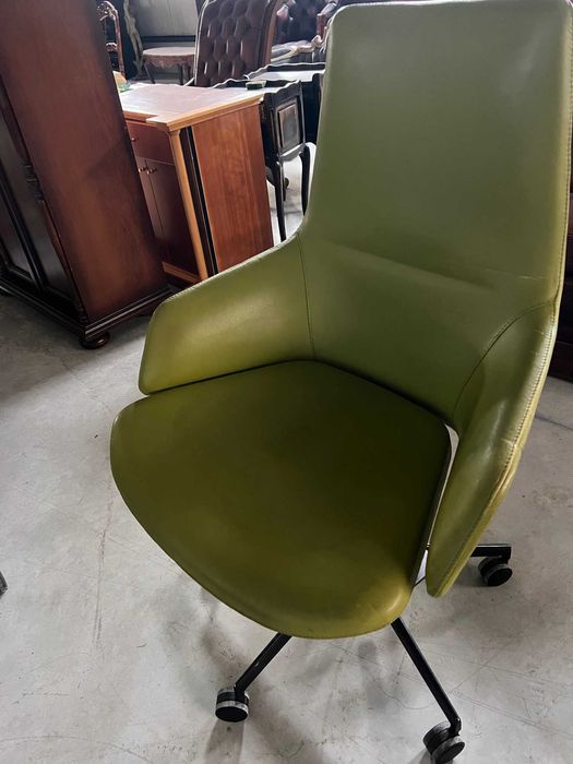 Scaun de birou"Aston office chair by Arper"!