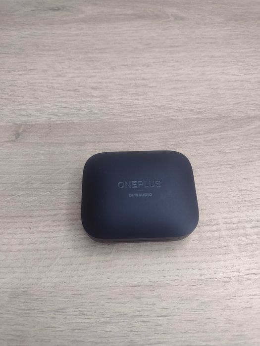 OnePlus Buds Pro 2 зарядна кутия