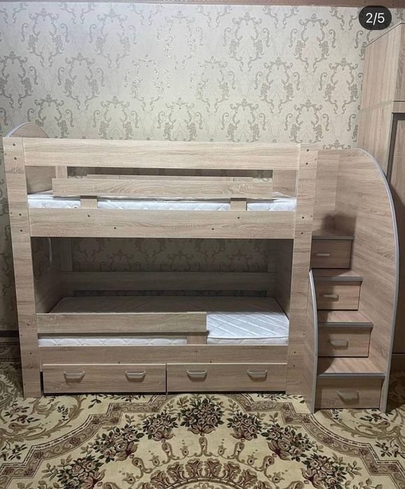 Двухярусная кровать