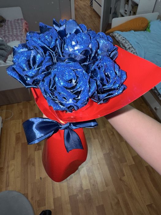 Розы из атласных лент