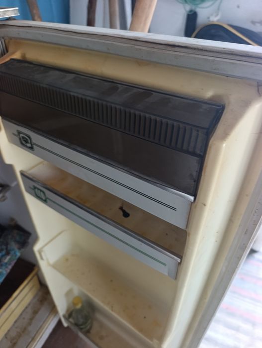 Саратов холодильник сотилади.