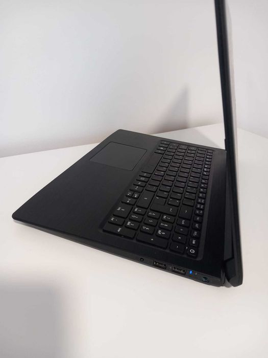 Vand Laptop Acer Aspire i3 windows 11