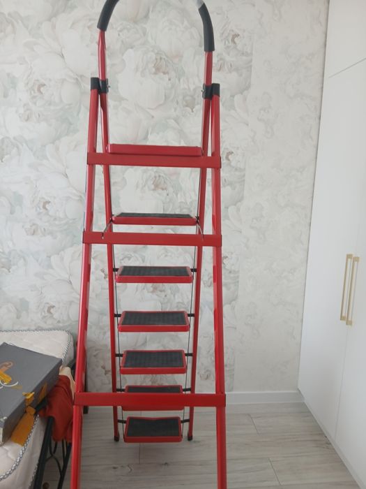 Продам стремянку