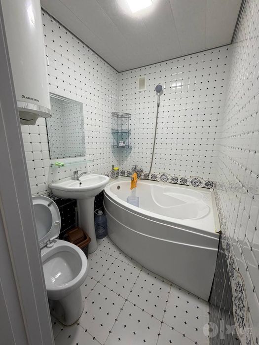 Vokzal parsezda 2 xonali kvartira sotiladi