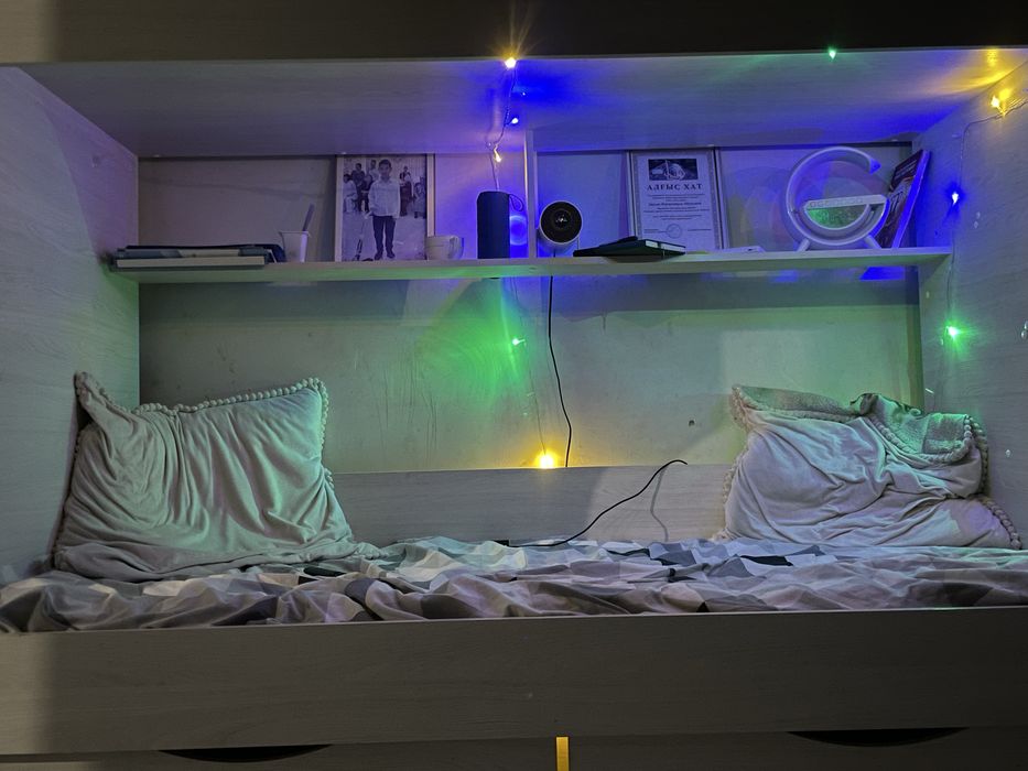 двухярусная кровать