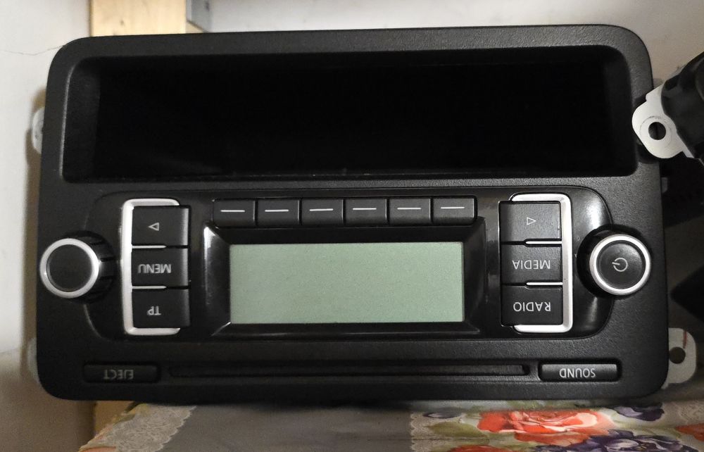 Radio cd. Vw. 50ron bucata.