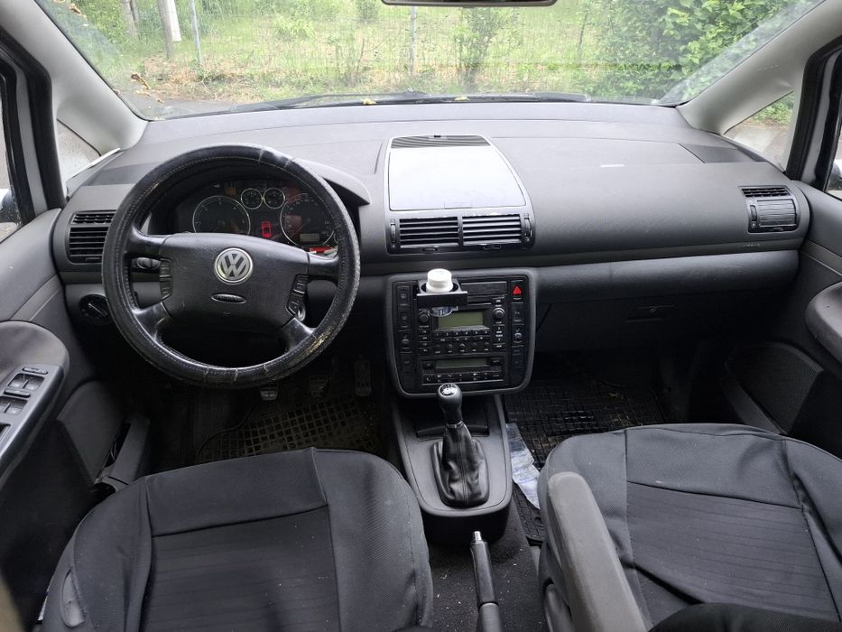 Vand sharan  1.9 . 1500€ pret fix