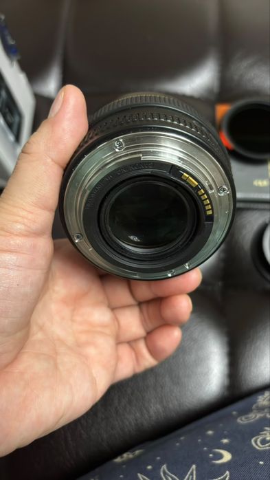 Объектив Canon ef 50mm f1.4