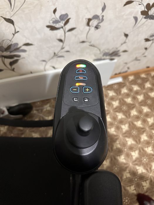 Продаю инвалидную коляску