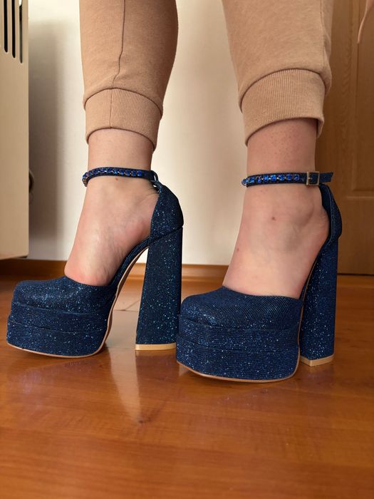 Pantofi cu toc mărime 35