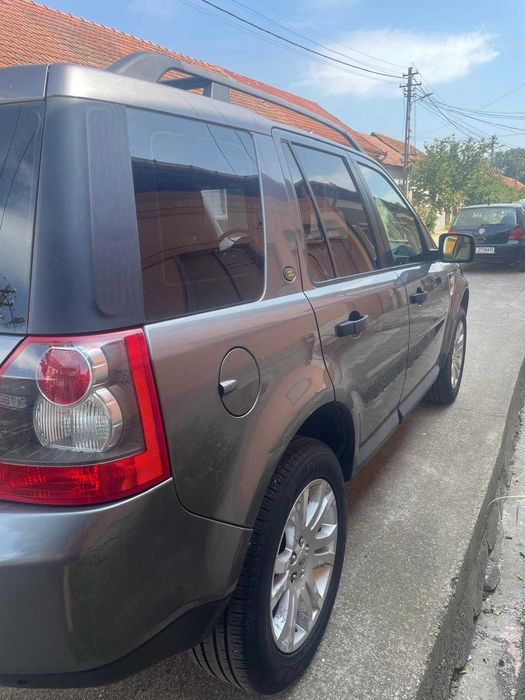 DE VANZARE:  Land Rover Freelander 2, 2.2 TD4 HSE