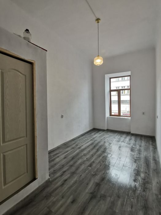 Spațiu birou/salon, de închiriat