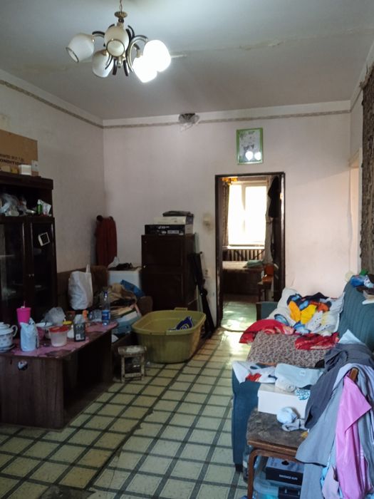 Чиланзар 22 продается 2/1/4 вдоль дороги