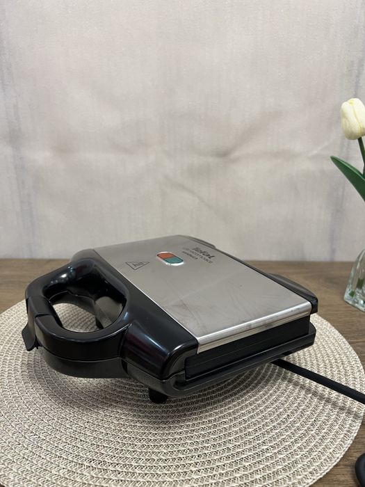 Уред за сандвичи Tefal Ultracompact Sandwich