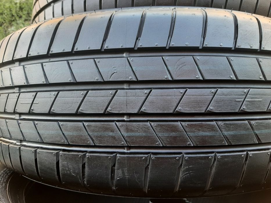 Продам шины 215/55/17 бриджистон