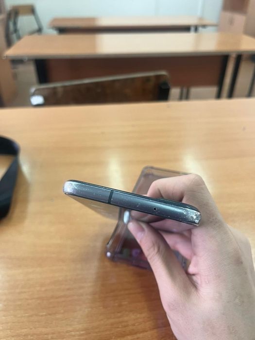 Samsung s21fe док нету