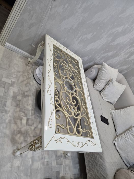 Продам журнальный столик