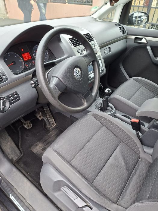 Vând wv Touran 1.9 tdi