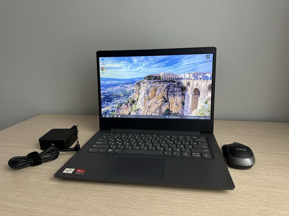 Ноутбук Lenovo AMD Gold, 8GB RAM, 512GB SSD, VEGA 3 4GB