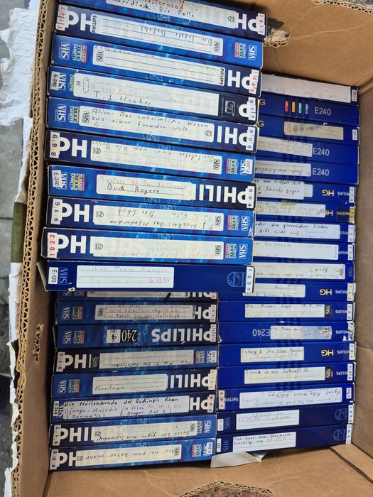 Vând 56 casete video VHS Philips, filme acțiune,drama,Comedie,dragoste