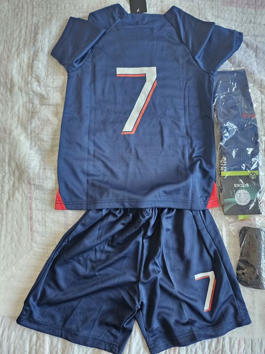 Нови детски футболни екипи