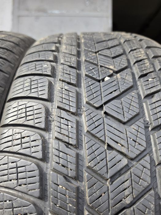 2 бр. зимни гуми 275/40/22 Pirelli 5,5 mm DOT 4316