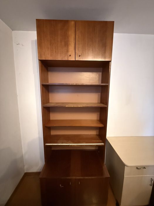 Етажерка / Шкаф от масивно дърво