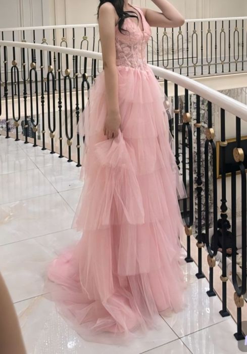 Вечернее платье в стиле Sherri Hill