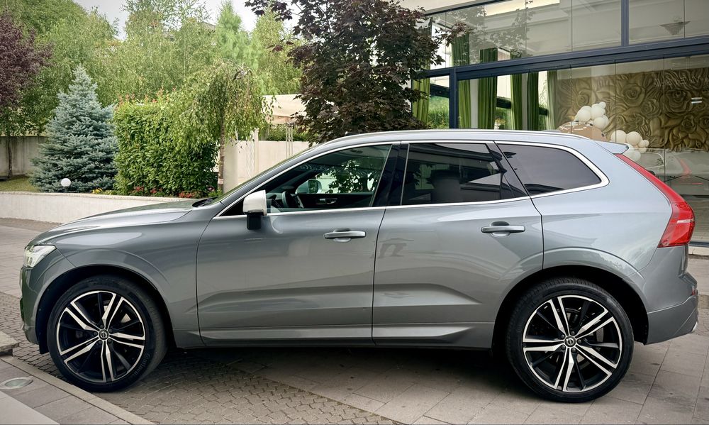 Volvo XC60 D5 AWD R-Design Full Option! Garantie 1 An! Finantare / Rate fixe!