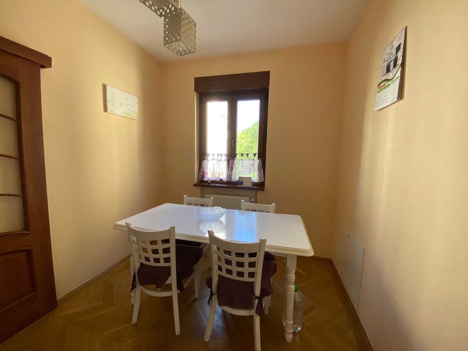 Închiriez apartament cu 4 camere in Complex la 5 minute de Uvt
