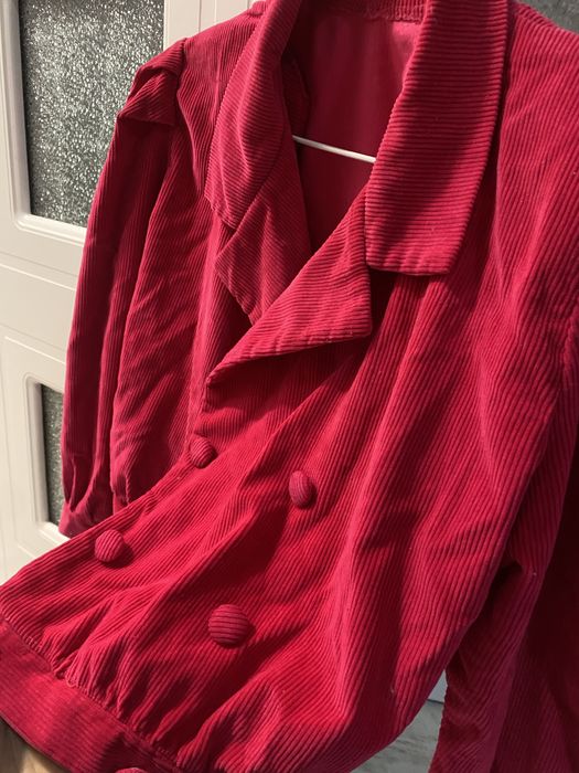 Късо дамско сако